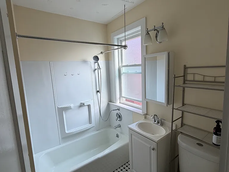 283 New Britain Ave #C1 — Photo 10