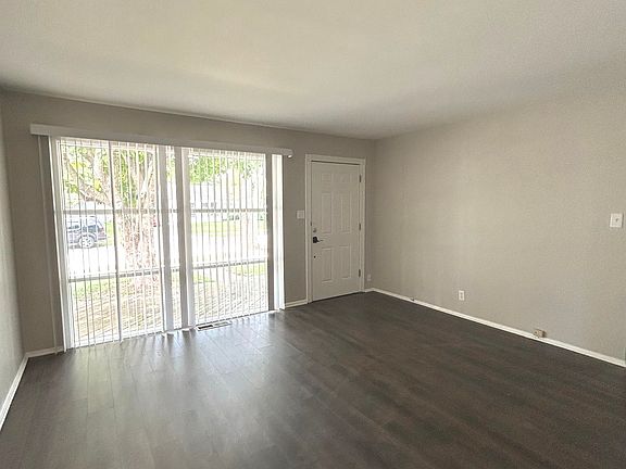 4th image of 4839 Katherine Dr
