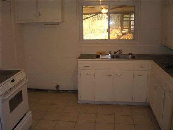 Kitchen/ Fridge not shown