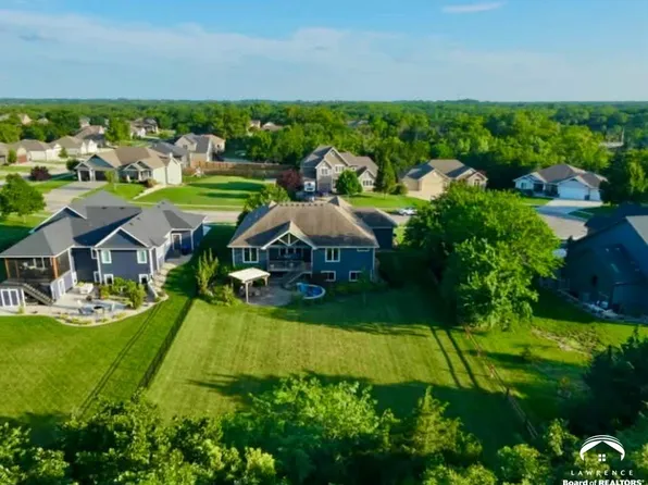 3112 SE Silverleaf Ct, Topeka, KS 66609