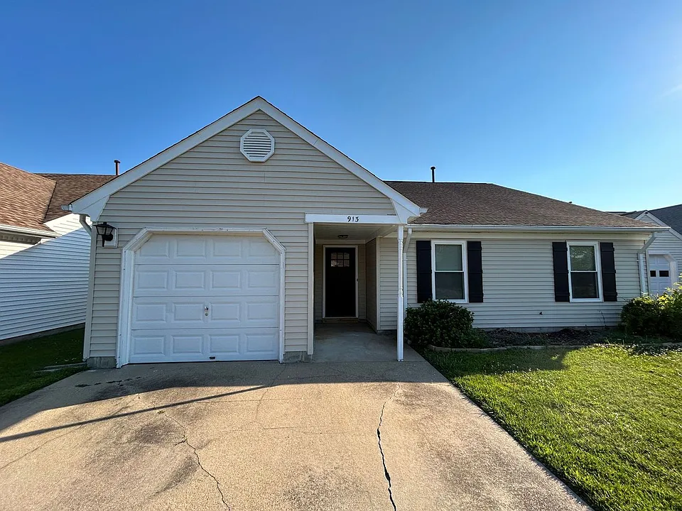 913 Bernstein Ct