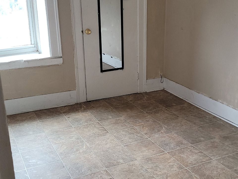 1st bedroom