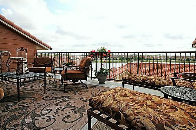 1st image of 6738 Plaza Via