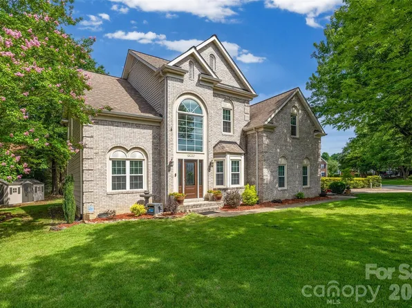 13020 Shannon Park Ln, Charlotte, NC 28273