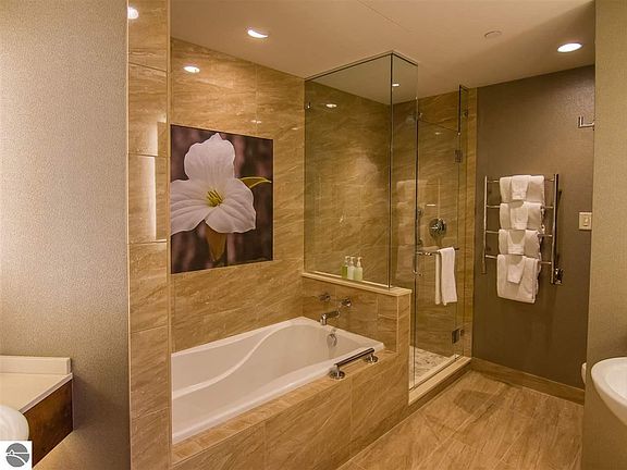 5th image of 12450-UNIT-12K Crystal Mountain Dr #385/87/89