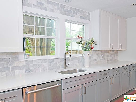 4th image of 571 Willow Ave