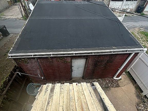4th image of 1918 Mulberry St