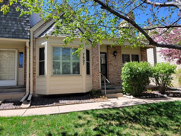 3rd image of 7607 S Cove Cir