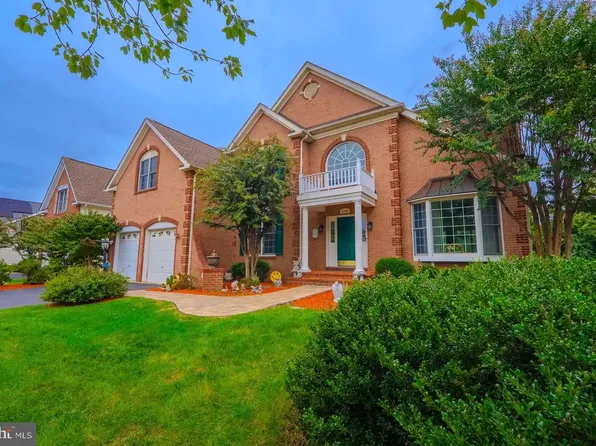 43165 Valiant Dr, Chantilly, VA 20152