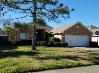 115 Spencer Lndg E, La Porte, TX 77571