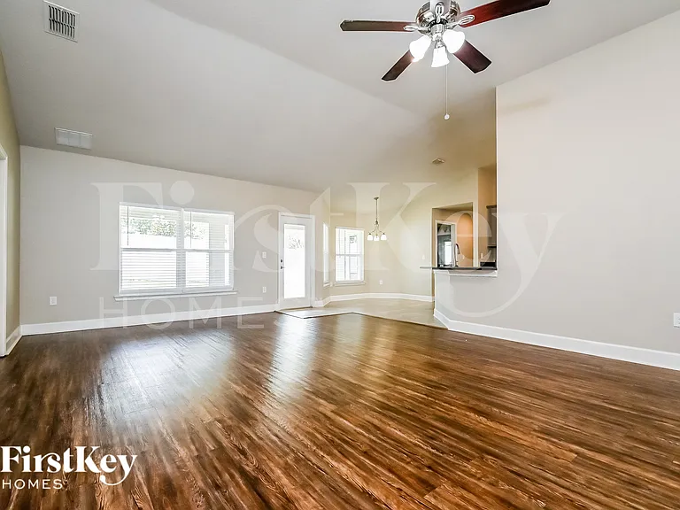 243 Brookshire Dr — Photo 4