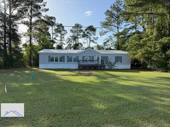 226 Barn Road Cir, Jesup, GA 31545