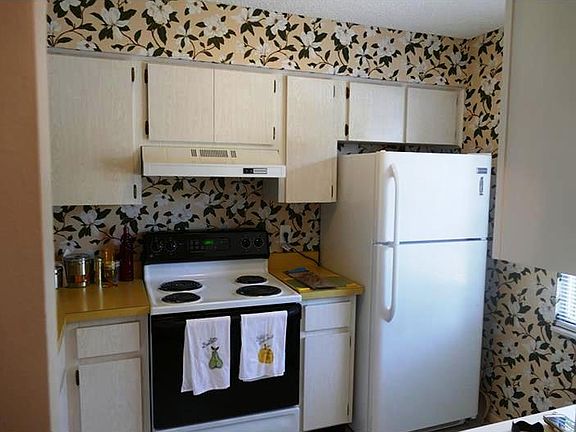2nd image of 9024 Mission Oaks Blvd