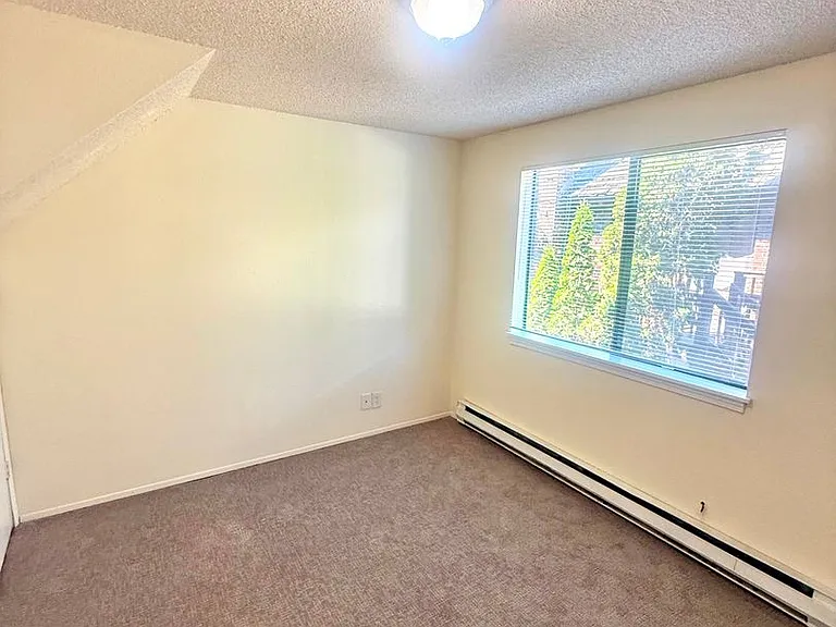 4259 8th Ave NE #3 — Photo 15
