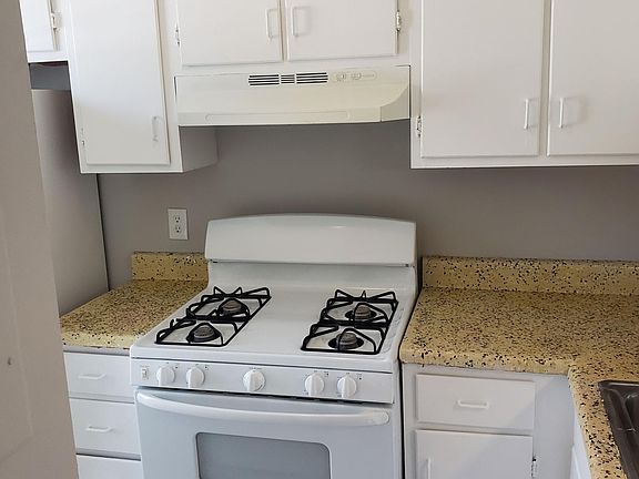 4th image of 6471 Bedford Ln