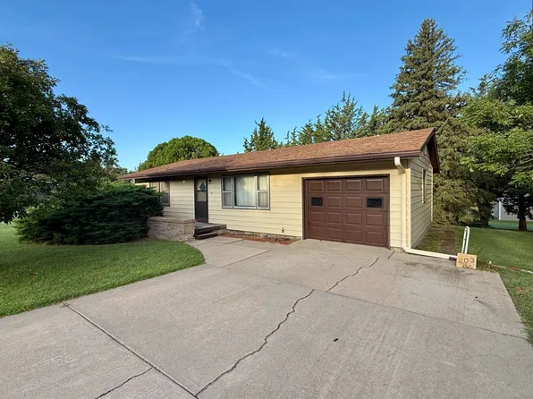 203 N Elm St, Beloit, KS 67420