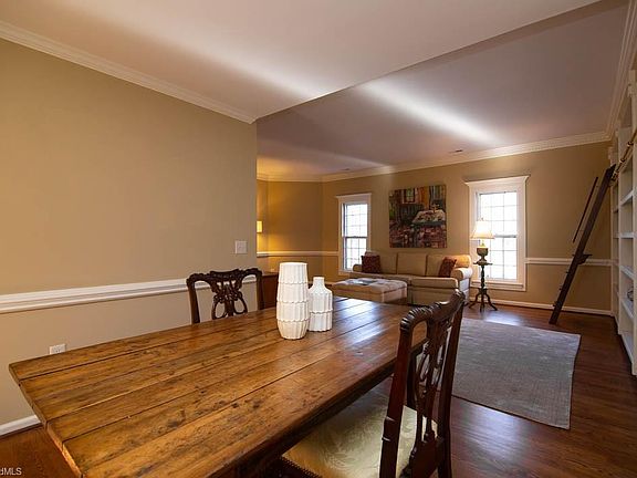 5th image of 402 B Fisher Park Cir