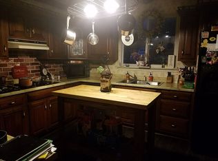 410-410 Longfellow St, Vandergrift, PA 15690