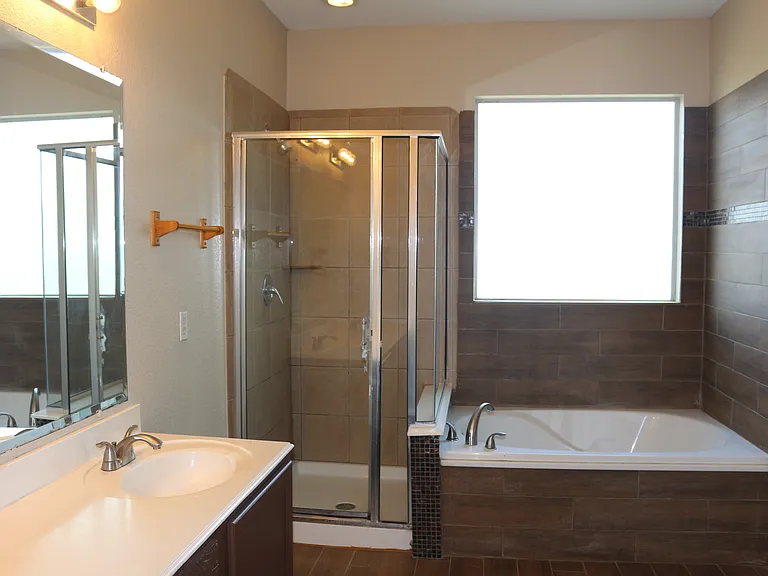 327 Regency Dr — Photo 27