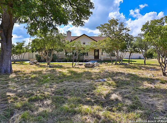 2nd image of 307 Red Oak Dr