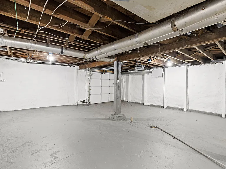 4437 Wayne Ave — Photo 26