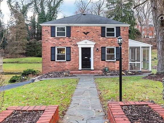 Great Curb Appeal with Stone Walkway and Lamp Post.