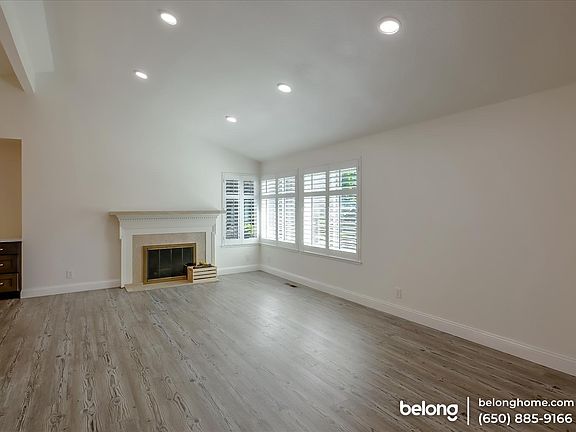 5th image of 6026 Castlebrook Dr