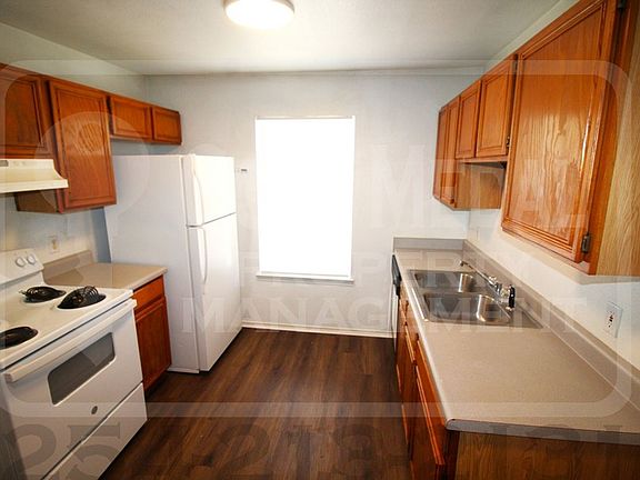 4th image of 1708 Windward Dr #C