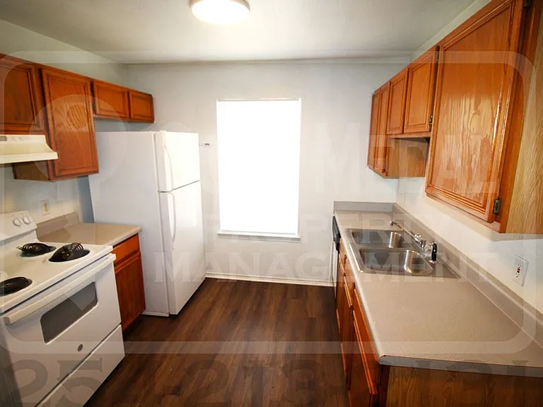 1708 Windward Dr — Photo 4