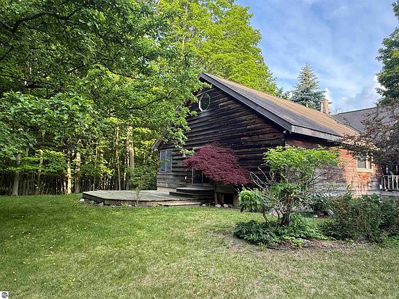 4th image of 1370 Hidden Hollow Dr