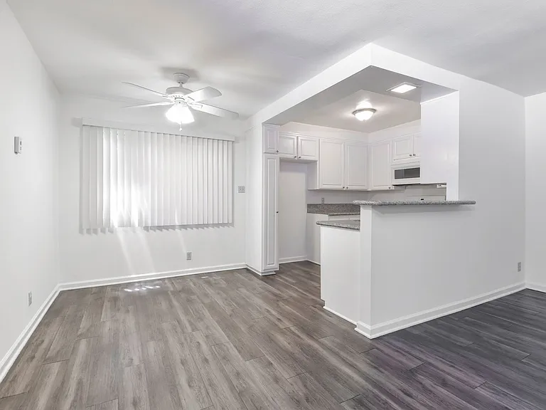 1799 N Hollywood Way — Photo 6