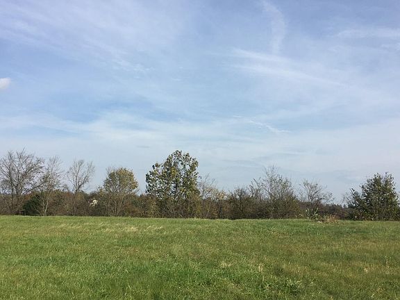 3rd image of 812 Stone Ridge Dr