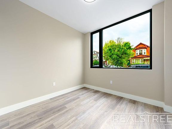 5th image of 2801 Tilden Ave #1A