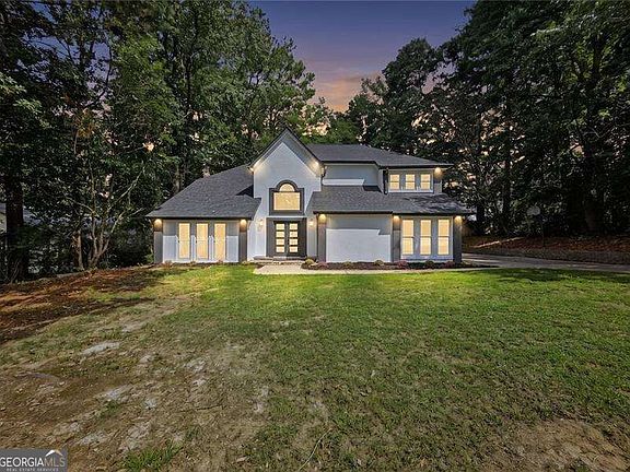 2nd image of 4207 Lake Rill Ct
