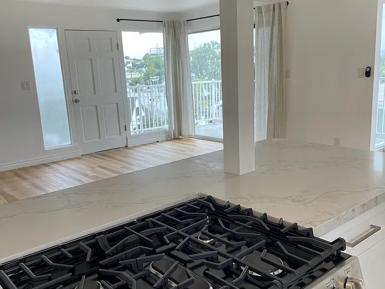 141 Avenida Florencia — Photo 6