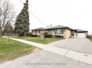 31 E Griggsden Ave, Toronto, ON M9P3A1