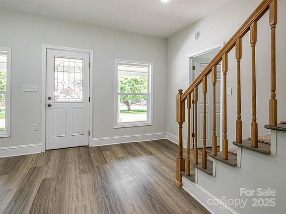 5th image of 172 Reed St