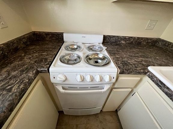 5th image of 2813 S Tuolumne Pl #G