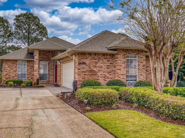 1456 Champions Green Dr, Gulf Breeze, FL 32563