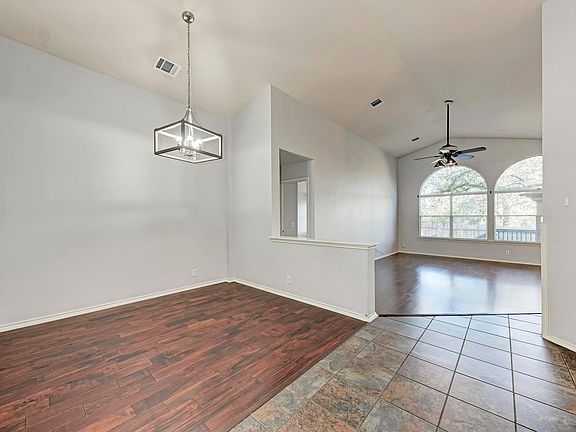 5th image of 16833 Luckenwald Dr