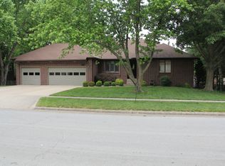 2540 S Mumford Ave, Springfield, MO 65809