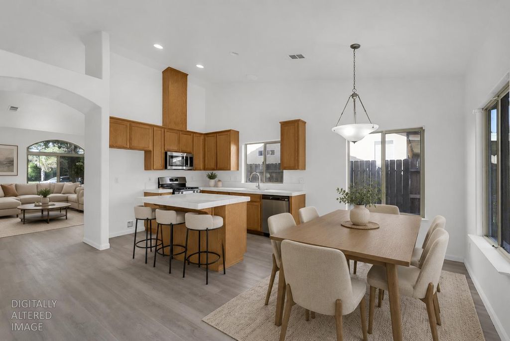 528 Burgundy St, Los Banos, CA - View 6