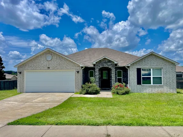 906 Greystone Blvd, Cabot, AR 72023