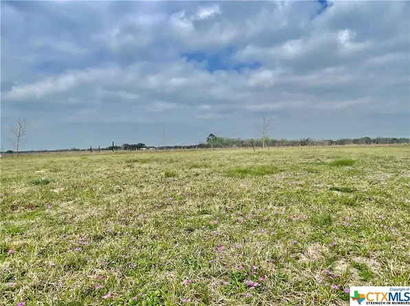 854 Sendera Loop, Victoria, TX 77904