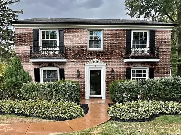 2 Woodoaks Trl, Saint Louis, MO 63124