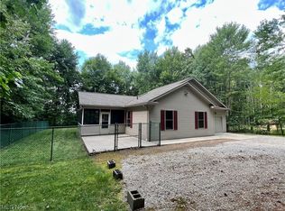 8371 Ash Dr SW, Sherrodsville, OH 44675