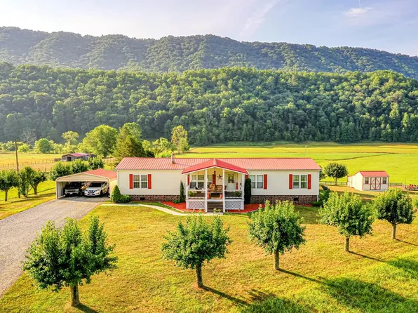7089 Hayters Gap Rd, Saltville, VA 24370