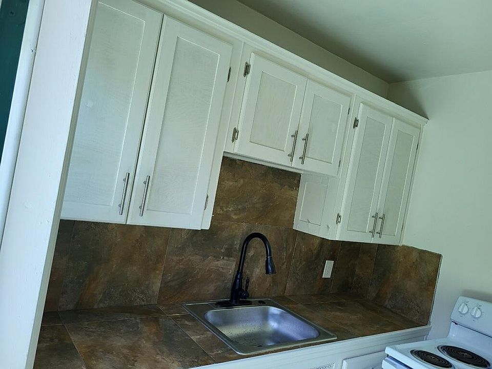1st image of 415 SE 11th Ct #4