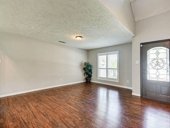 5th image of 3726 Glenwood Springs Dr