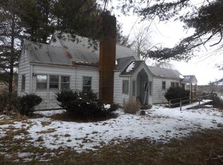 9085 Danville Pike, Hillsville, VA 24343